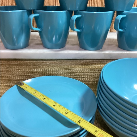Vintage Melamine Vibrant Blue Dinnerware Set Bowls Dessert Plates ,Mugs - Picture 6 of 9